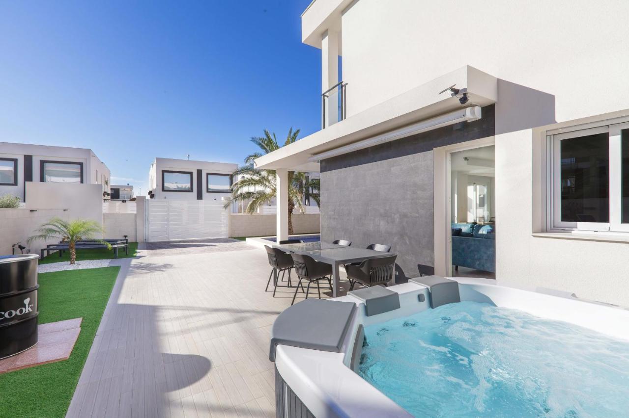 Casa Bos Dolpfin Wellness Luxury Entire Villa Pool & Jacuzzi Gran Alacant Near Beach Puerto Marino Exterior photo