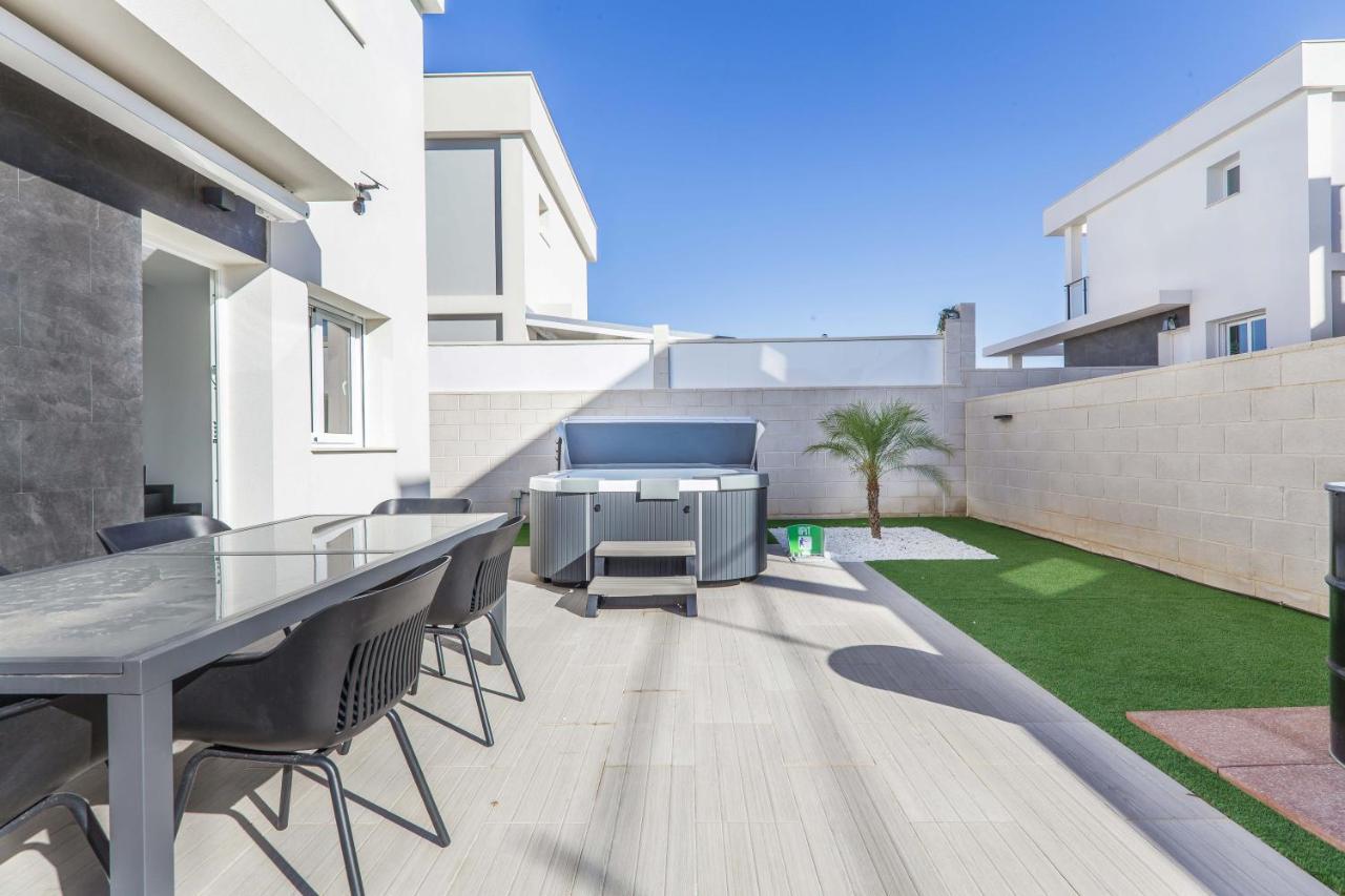 Casa Bos Dolpfin Wellness Luxury Entire Villa Pool & Jacuzzi Gran Alacant Near Beach Puerto Marino Exterior photo